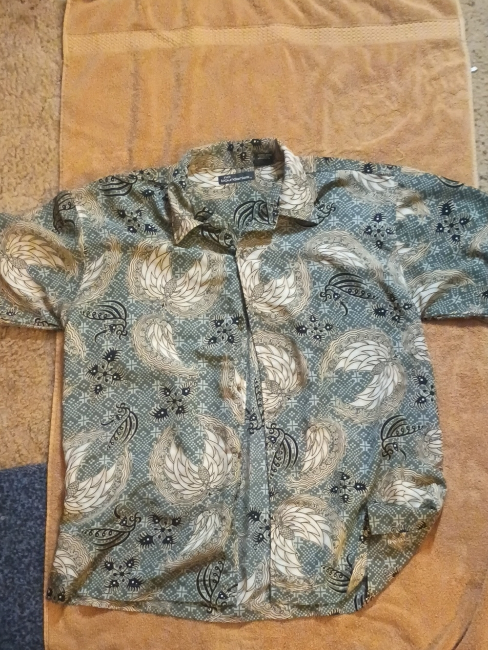 No Boundaries Men's Short-Sleeve Button Shirt - Blue & White Paisley Print